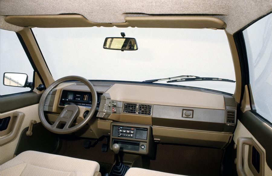 Торпедо Citroen BX 14 RE 1982 года  (фото 6 из 16)